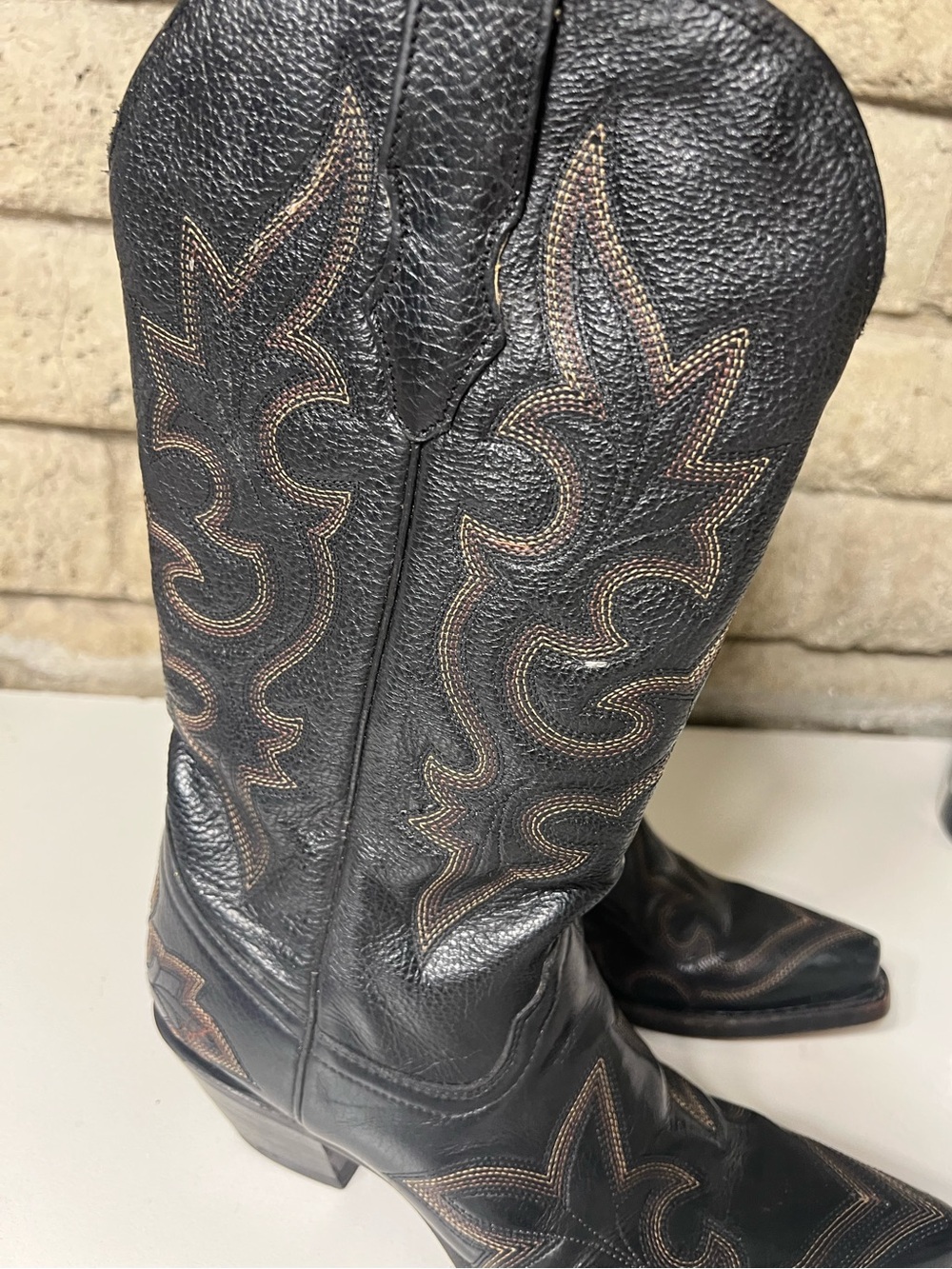 Corral Black Western Cowboy Boots with Brown Stitching - Picture 3 of 8